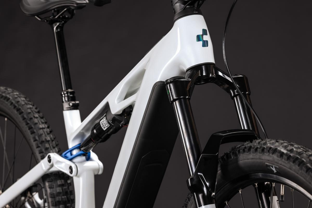 Cube Stereo Hybrid ONE44 HPC Pro 800 metallicwhite'n'blue – Bild 6