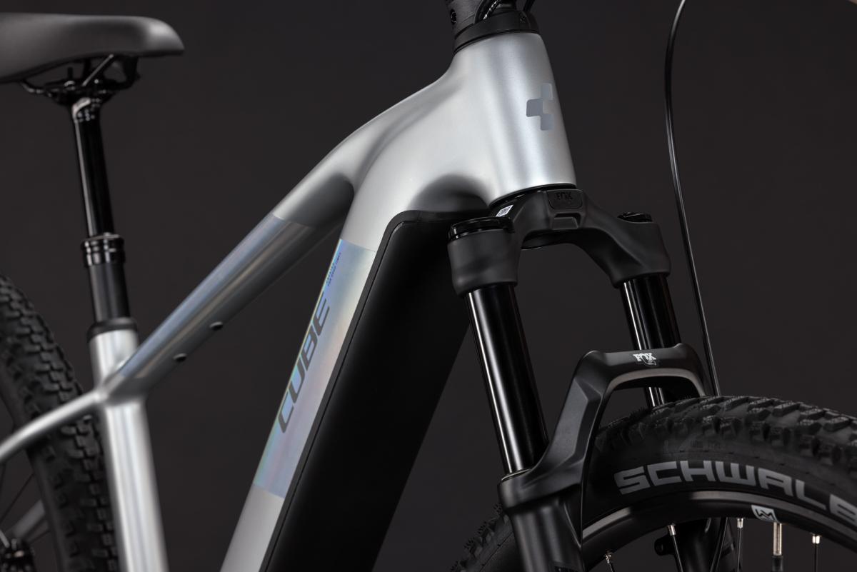 Cube Reaction Hybrid SLX 800 platinum'n'reflex – Bild 6