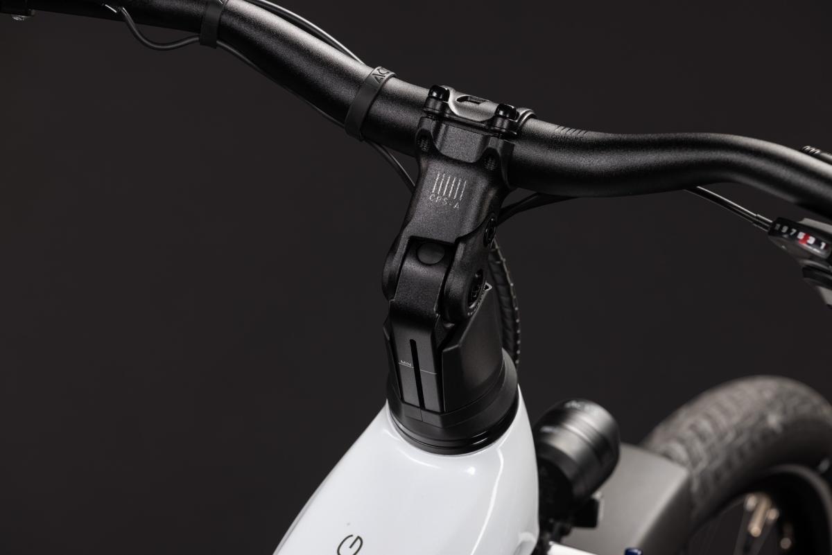 Cube Touring Hybrid ONE 600 metallicwhite'n'chrome – Bild 3