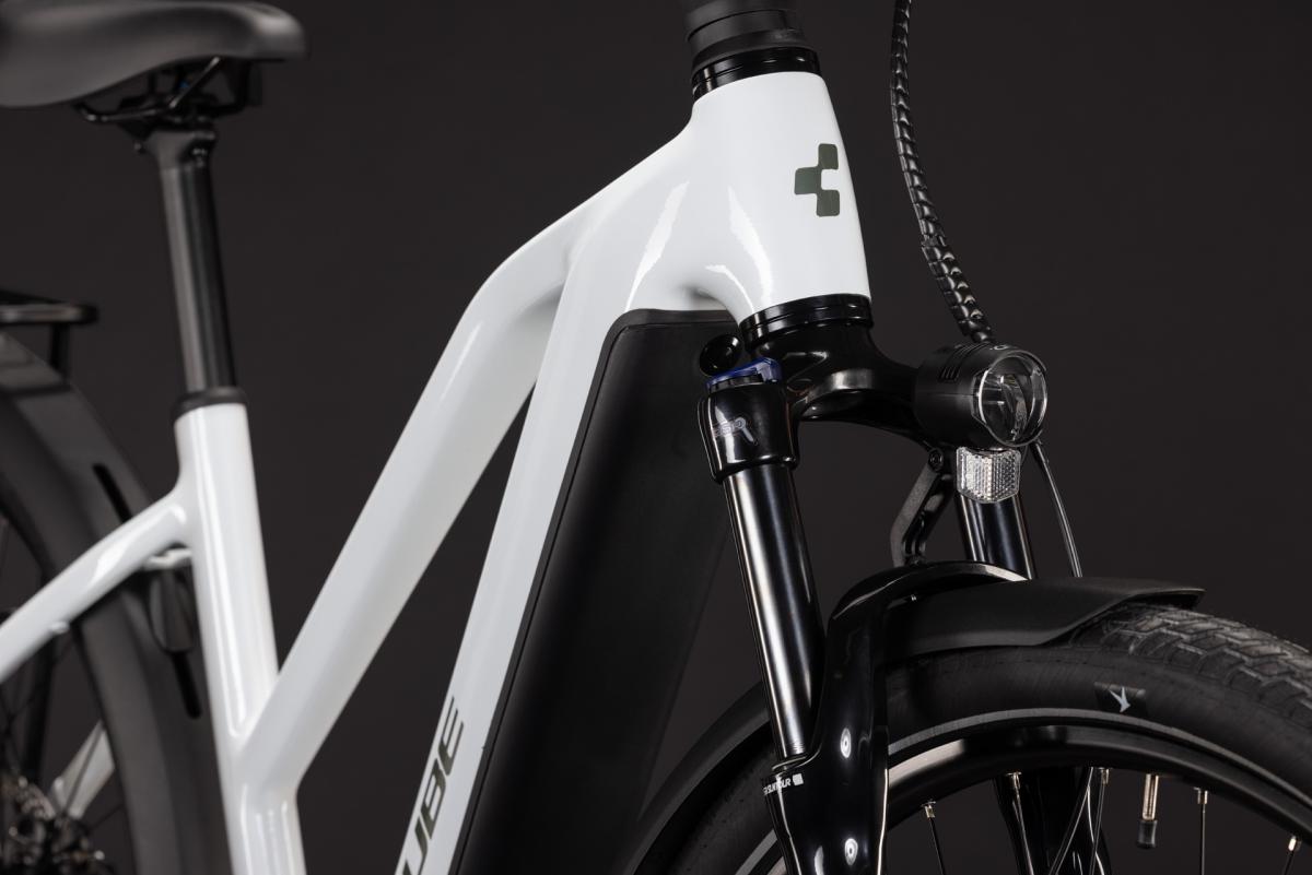 Cube Touring Hybrid ONE 600 metallicwhite'n'chrome – Bild 6