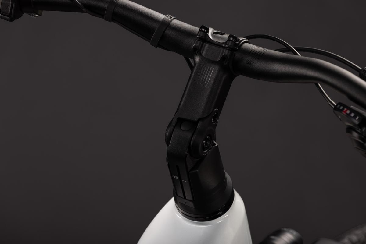 Cube Touring Hybrid ONE 600 metallicwhite'n'chrome – Bild 4