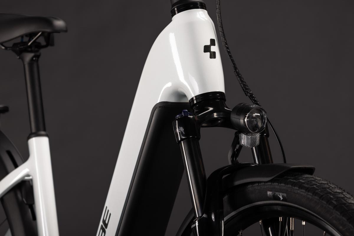Cube Touring Hybrid ONE 600 metallicwhite'n'chrome – Bild 6