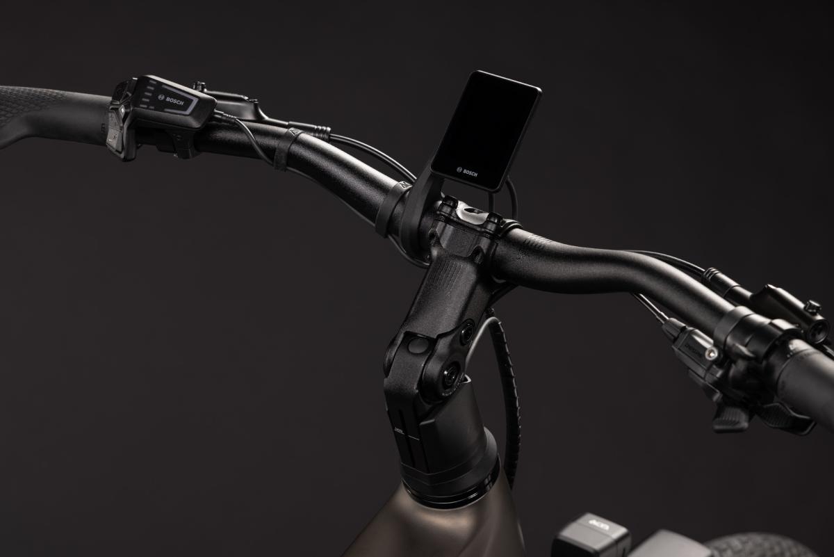 Cube Touring Hybrid Pro 800 metallicumbra'n'black – Bild 3