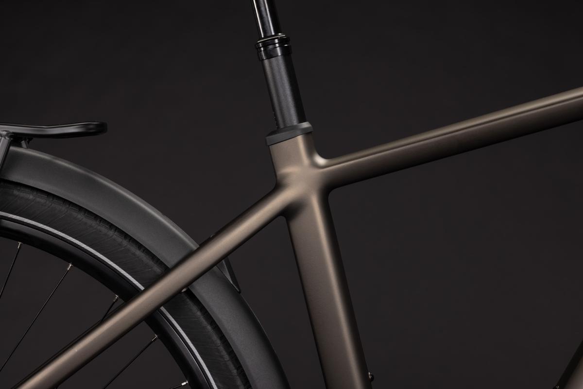 Cube Touring Hybrid Pro 800 metallicumbra'n'black – Bild 4