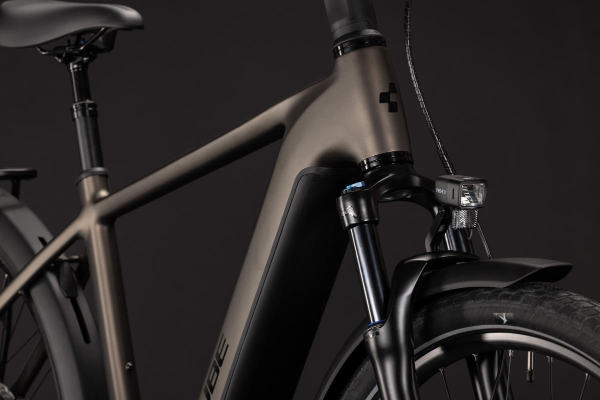 Cube Touring Hybrid Pro 800 metallicumbra'n'black – Bild 6