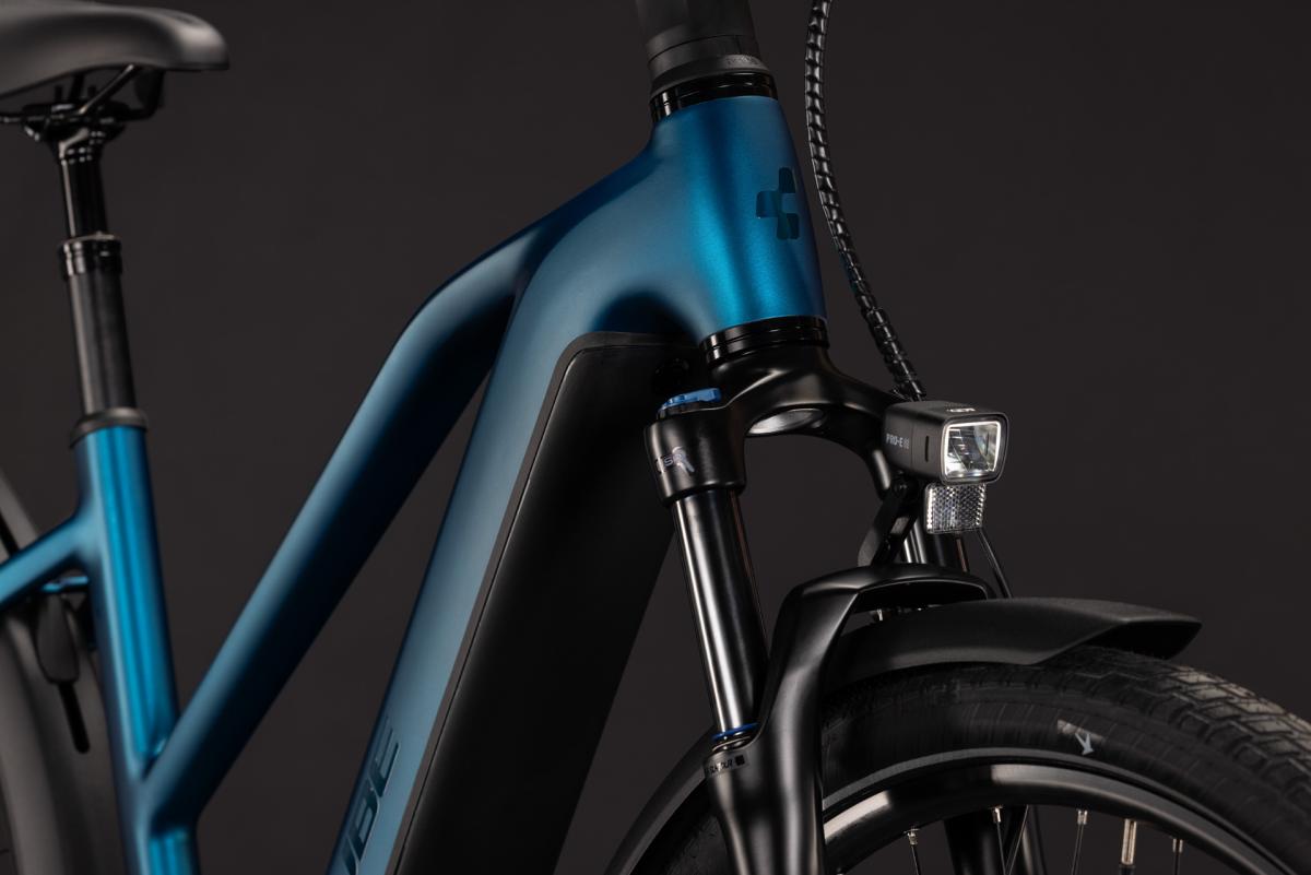 Cube Touring Hybrid Pro 800 electricblue'n'prizm – Bild 6