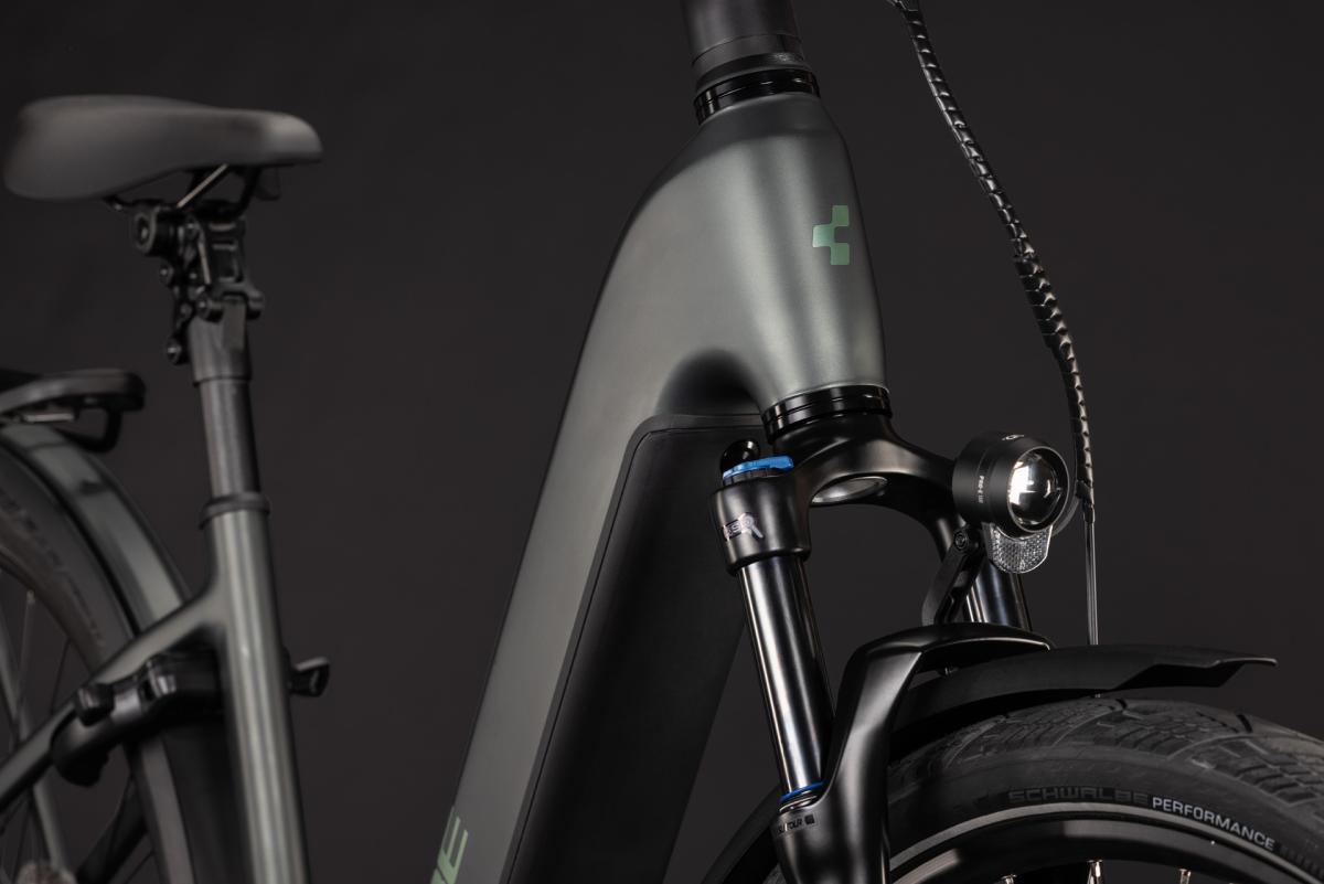 Cube Kathmandu Hybrid Deluxe Pro 800 blackforest'n'chrome – Bild 6