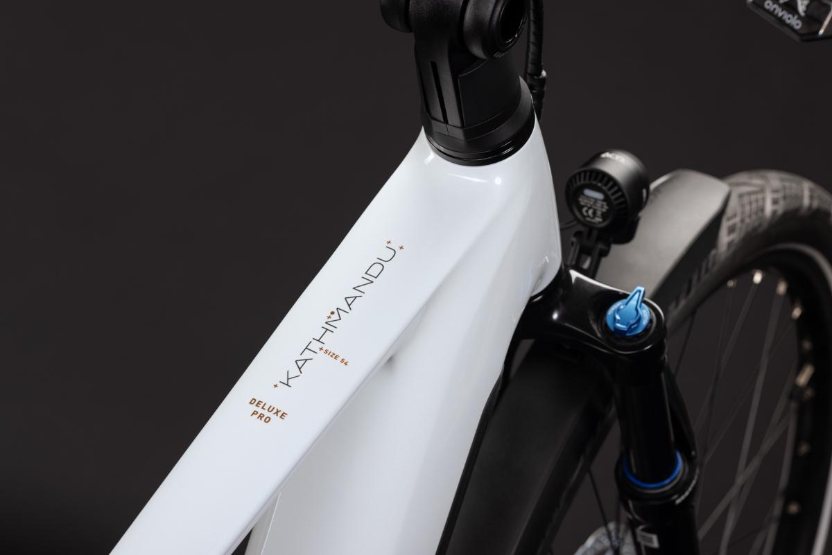 Cube Kathmandu Hybrid Deluxe Pro 800 metallicwhite'n'chrome – Bild 2