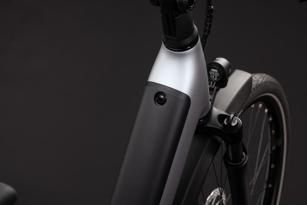 Cube Supreme Hybrid Deluxe Pro 600 silverstar'n'reflex – Bild 2