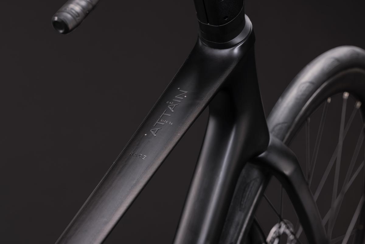 Cube Attain C:62 Race carbon'n'coalchrome – Bild 2