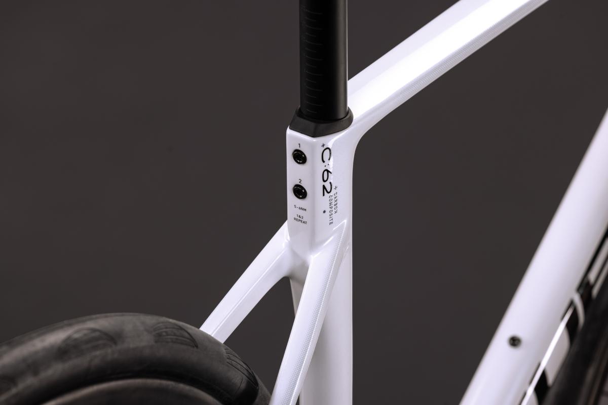Cube Attain C:62 SLX metallicwhite'n'black – Bild 4