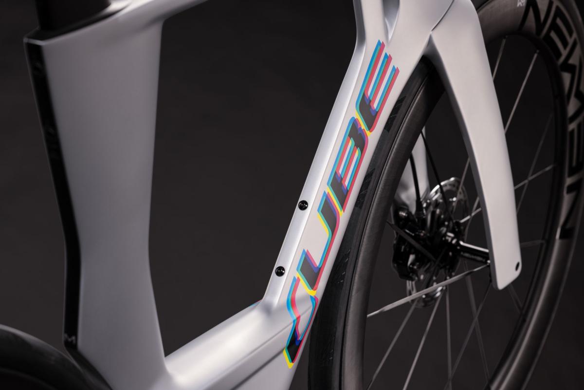 Cube Aerium C:68X SLX spaceship'n'cmyk – Bild 4